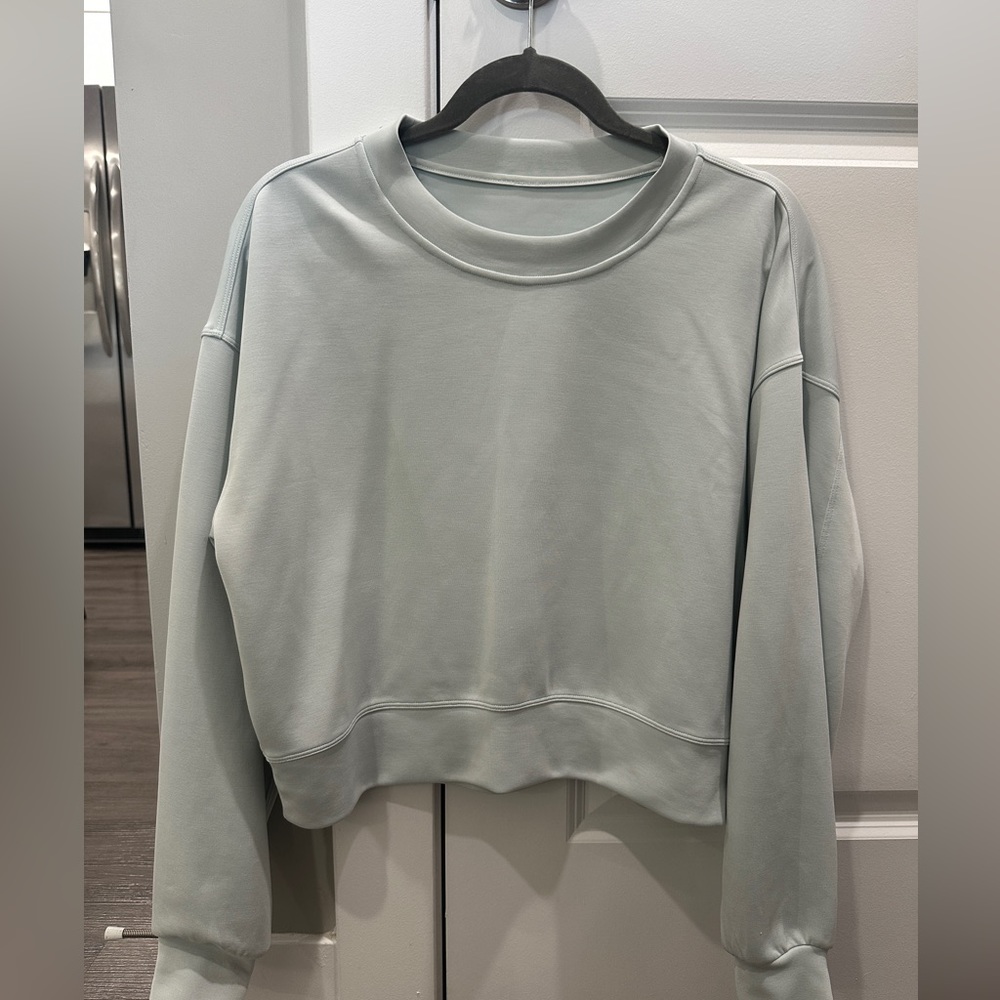 Lululemon women’s softstream oversized crewneck! - Picture 3 of 5
